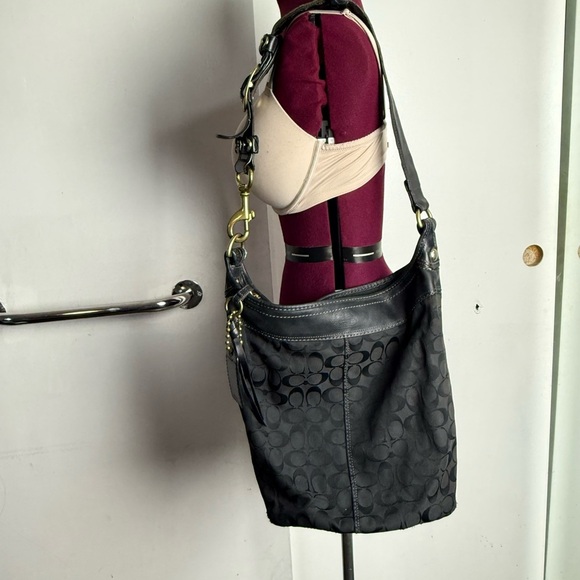 COACH BLEECKER SIGNATURE BLACK JACQUARD Y2K DUFFLE BUCKET SHOULDER HANDBAG 11438 - Picture 1 of 9